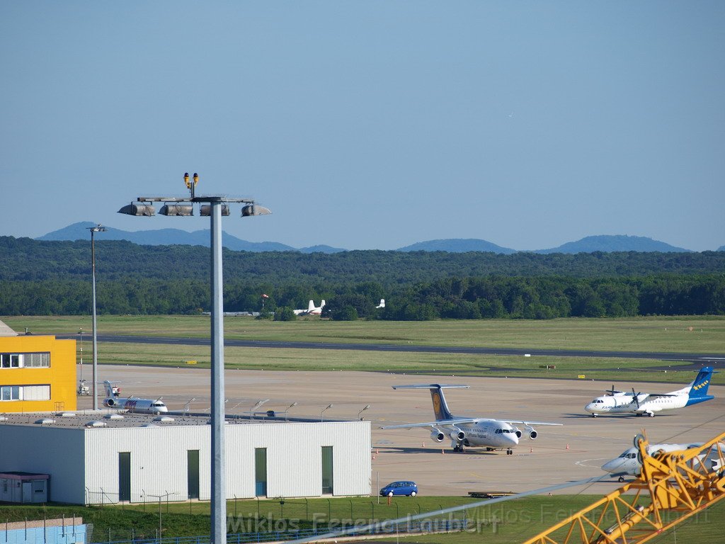 Lufthansa Airbus A 380 zu Besuch Flughafen Koeln Bonn P051.JPG